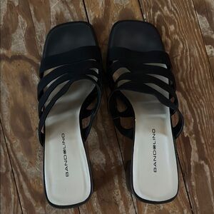 Bandolino Women's Black Strappy Sandals